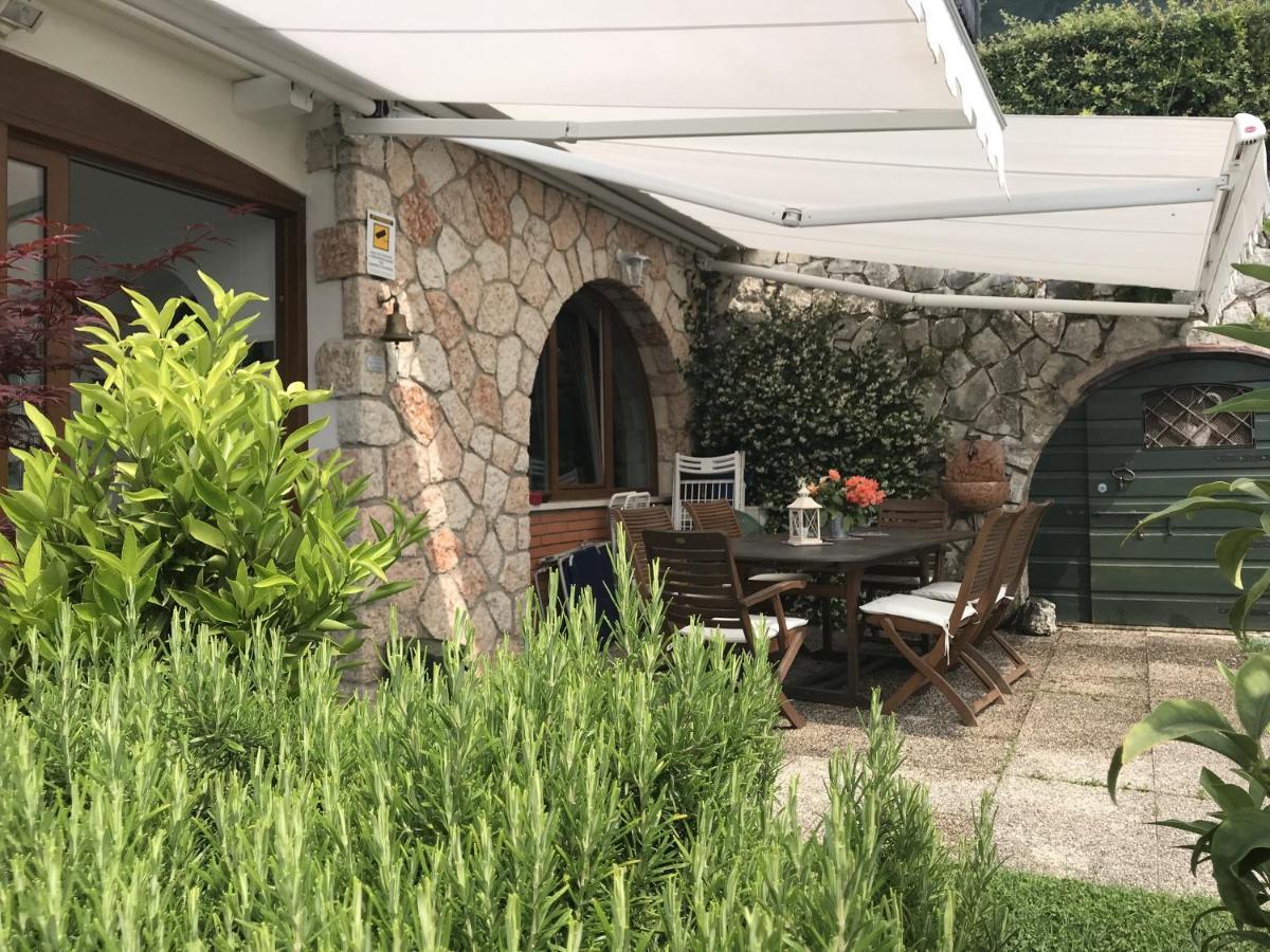 Residence La Mignon Oleandri Torri Del Benaco Exterior photo