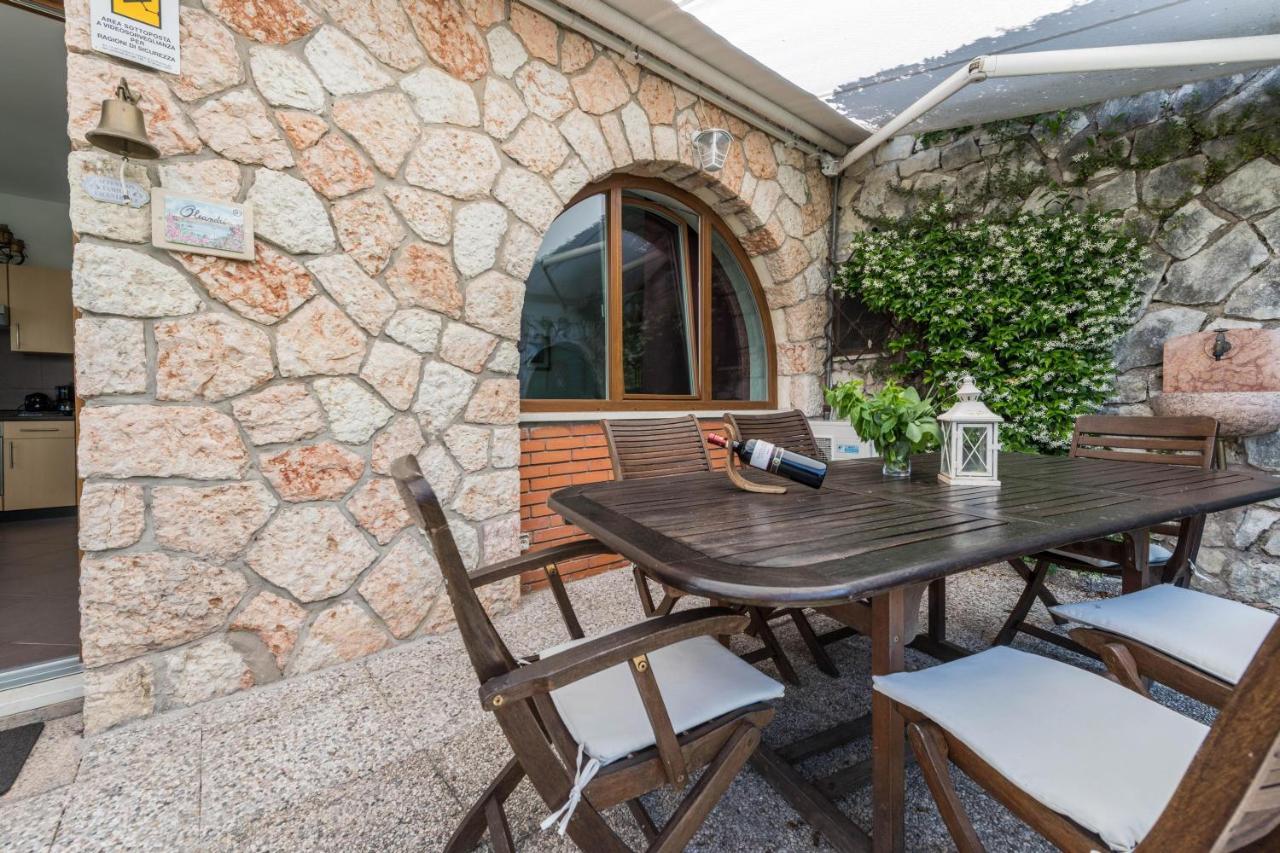Residence La Mignon Oleandri Torri Del Benaco Exterior photo